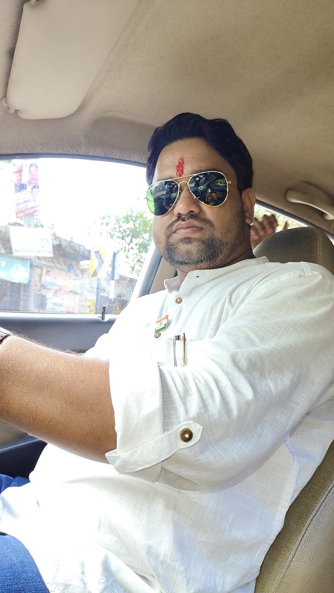 ManojAghiar's tweet photo. Happy Birthday to me🧿
I Gratitude to My Parents🙏
I Gratitude to God🙏
I Gratitude to me✌️
आप सब के प्यार, आशीर्वाद, सहयोग और मंगलकामनाओं से आज जन्मदिवस के नए साल में खुशहाली से प्रवेश किया🙏🧿
#जन्मदिन 
#Birthday https://t.co/eWSPV01dNv