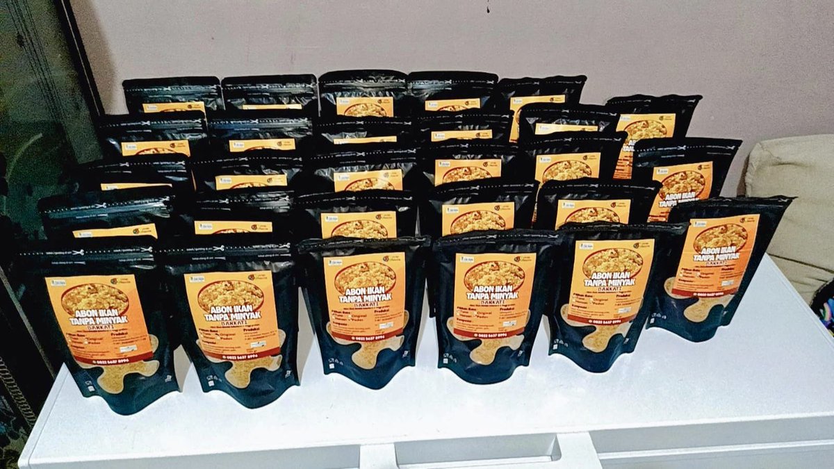 NellyUyey's tweet photo. Jumat (11/10), Nelly Safitri, Luhkan KuTim, di Poklahsar Barkati Desa Sangatta Utara, Lapor Produksi Abon Ikan Tuna sebanyak 6 kg ikan (2600 abon), Harga jual kemasan 100gr 40rb/bks, kemasan 50gr 20rb/bks #Luhlapor
#GiatLuhkanSatminkalTegal #KuTim #Produksi https://t.co/eKPHvbiF18
