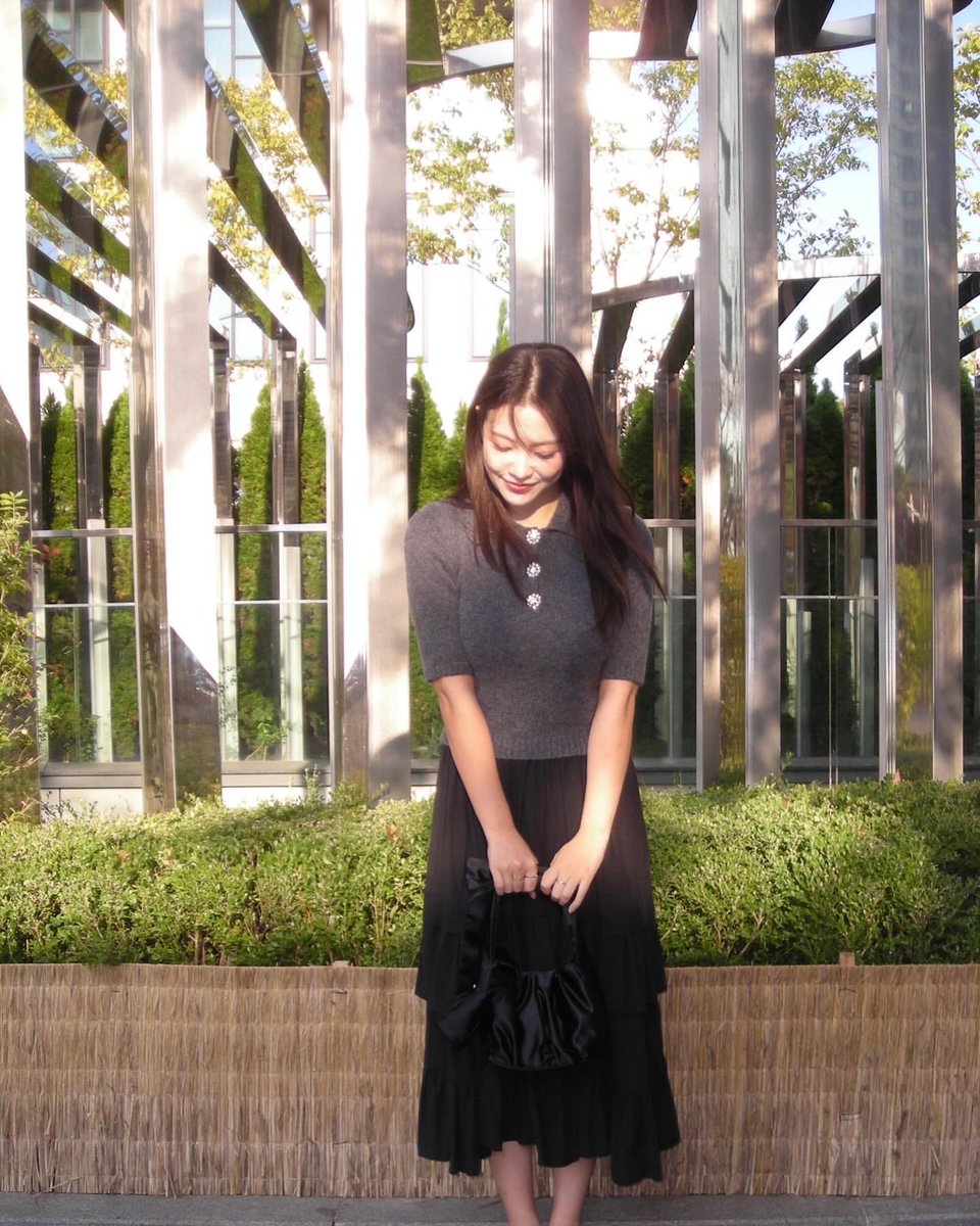 <a href="/RVsmtown/">Red Velvet</a> [INSTAGRAM POST] - 7P

🎄…✨♥ #ad
👤: andotherstories
instagram.com/p/DCNzQP7yxms

<a href="/RVsmtown/">Red Velvet</a> #RedVelvet #레드벨벳 #Yeri #예리 #Cosmic 
241111 · 12:15:28 KST