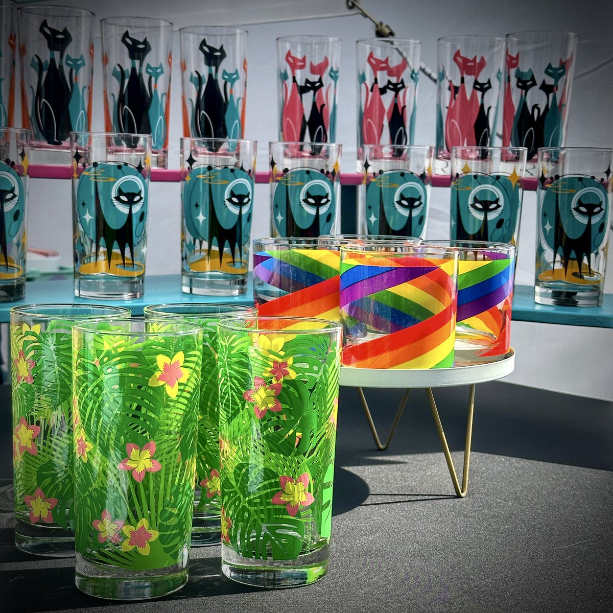 TuckBeck's tweet photo. I’m absolutely in love with the cups Atomic Drinkware brought to Monster Mart! You already know I had to take several home with me. 🖤
.
#HalloweenBlogger #OrlandoFlorida
#AtomicHorror #AtomicDrinkware
#HorrorCommunity #Halloween
#Art #Spooky #MonsterMart 💀 https://t.co/IbtraueaBy