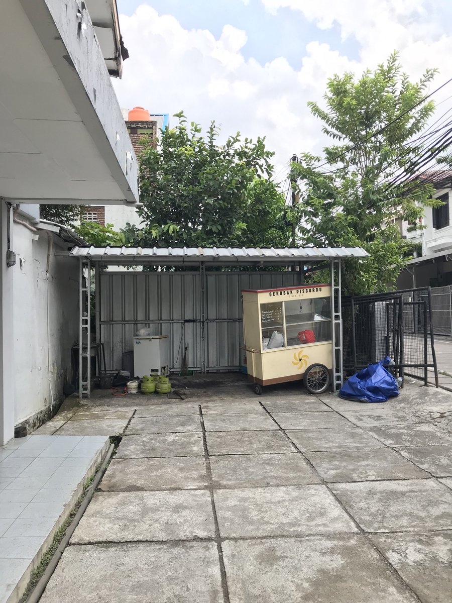 Reza Palevi tweet media