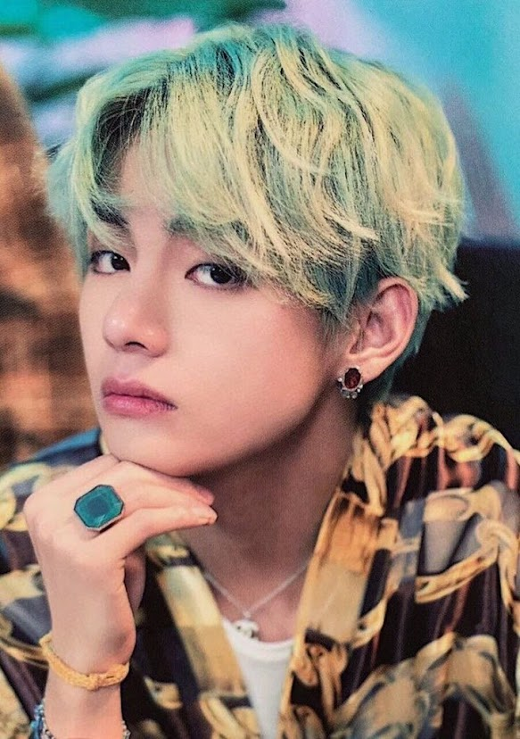 Romantic_Tae's tweet photo. I vote #V for #PopGoldenAwards2024. https://t.co/uO1ZQfPmoX