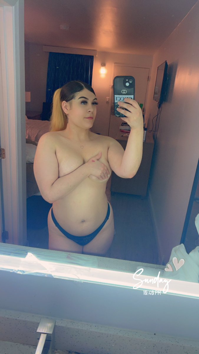 Chloe tweet media