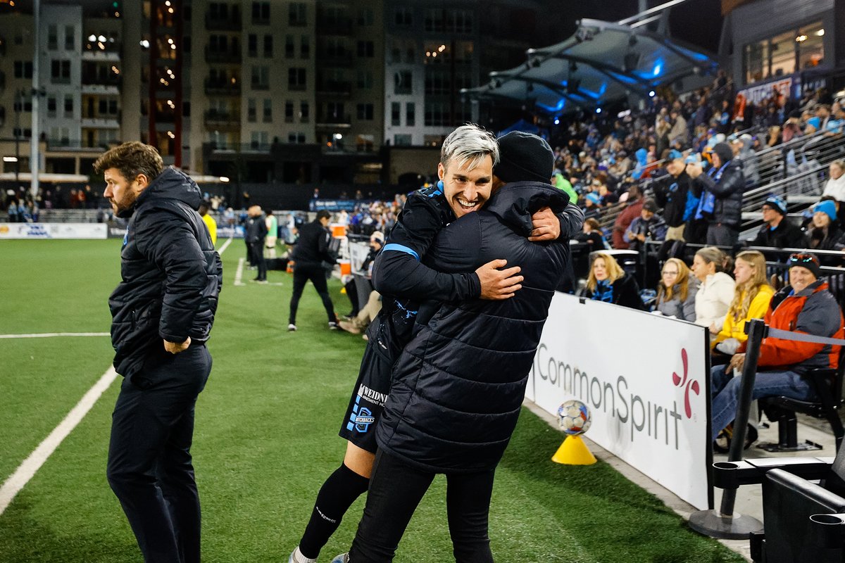 SwitchbacksFC's tweet photo. a moment for the WIN!!!

#allforthesprings #switchbacksfc https://t.co/g4P5mP9KNB