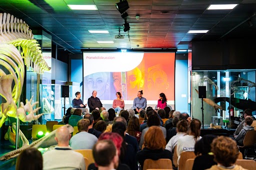 LIB (@leibniz_lib) on Twitter photo "Are we switching on the turbo in #biodiversity research with #AI?" Kick-off of the 4th Hamburg insect week last Thursday at the #MuseumderNaturHamburg on possibilities and limits of what AI can achieve in biodiversity research. Read more 👉 leibniz-lib.de/en/panel-discu…
<a href="/KoerberIP/">Körber-Stiftung IP</a> "Are we switching on the turbo in #biodiversity research with #AI?" Kick-off of the 4th Hamburg insect week last Thursday at the #MuseumderNaturHamburg on possibilities and limits of what AI can achieve in biodiversity research. Read more 👉 leibniz-lib.de/en/panel-discu…
<a href="/KoerberIP/">Körber-Stiftung IP</a>