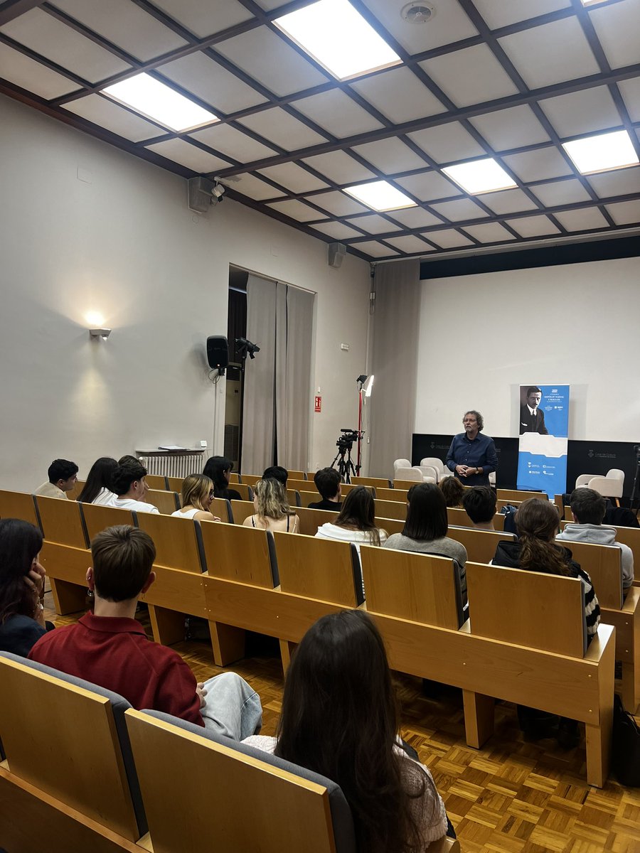 Càtedra Hipòlit Nadal de Revistes en Català (@catedrahnadal) on Twitter photo Seguim amb la segona sessió del cicle de converses amb la Revista de Catalunya.
Us esperem!
<a href="/UdGLletres/">Facultat de Lletres UdG</a>
<a href="/casadeculturagi/">Casa Cultura Girona</a> Seguim amb la segona sessió del cicle de converses amb la Revista de Catalunya.
Us esperem!
<a href="/UdGLletres/">Facultat de Lletres UdG</a>
<a href="/casadeculturagi/">Casa Cultura Girona</a>