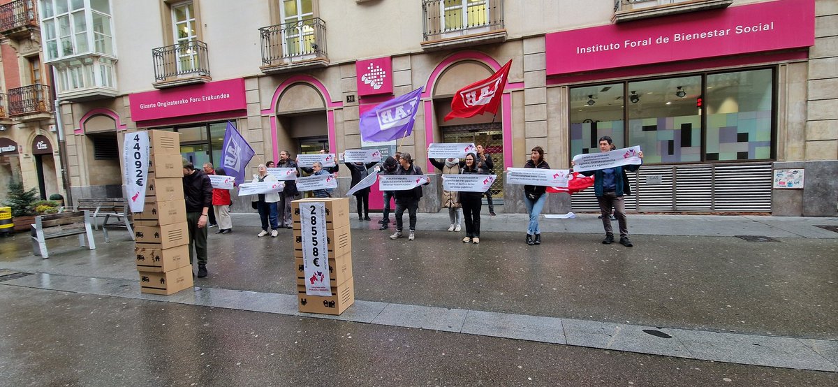 💢 <a href="/araba/">Arabako Foru Aldundia | Diputación Foral de Álava</a>-ko Eskuhartze Sozialeko eta Aniztasun Funtzionaleko sektoreen publifikazioa aldarrikatzen ari gara GOFE, Gizarte Ongizate Foru Erakundearen aurrean

#ZaintzaLanakAITORTU
#PUBLIKOAKgara
#PolitikaPublikoakALDATU