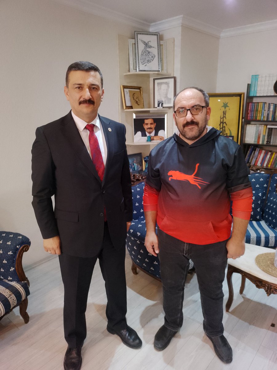 Bugün kıymetli vekilim <a href="/YS_Turkoglu/">Selçuk Türkoğlu</a> nu işyerinde ziyaret ettim. Misafirperverliği için çok teşekkür ederim. #öğrenciaffı için elinden geleni yapacağını söyledi. Desteklerinden dolayı tekraren teşekkür ederim.