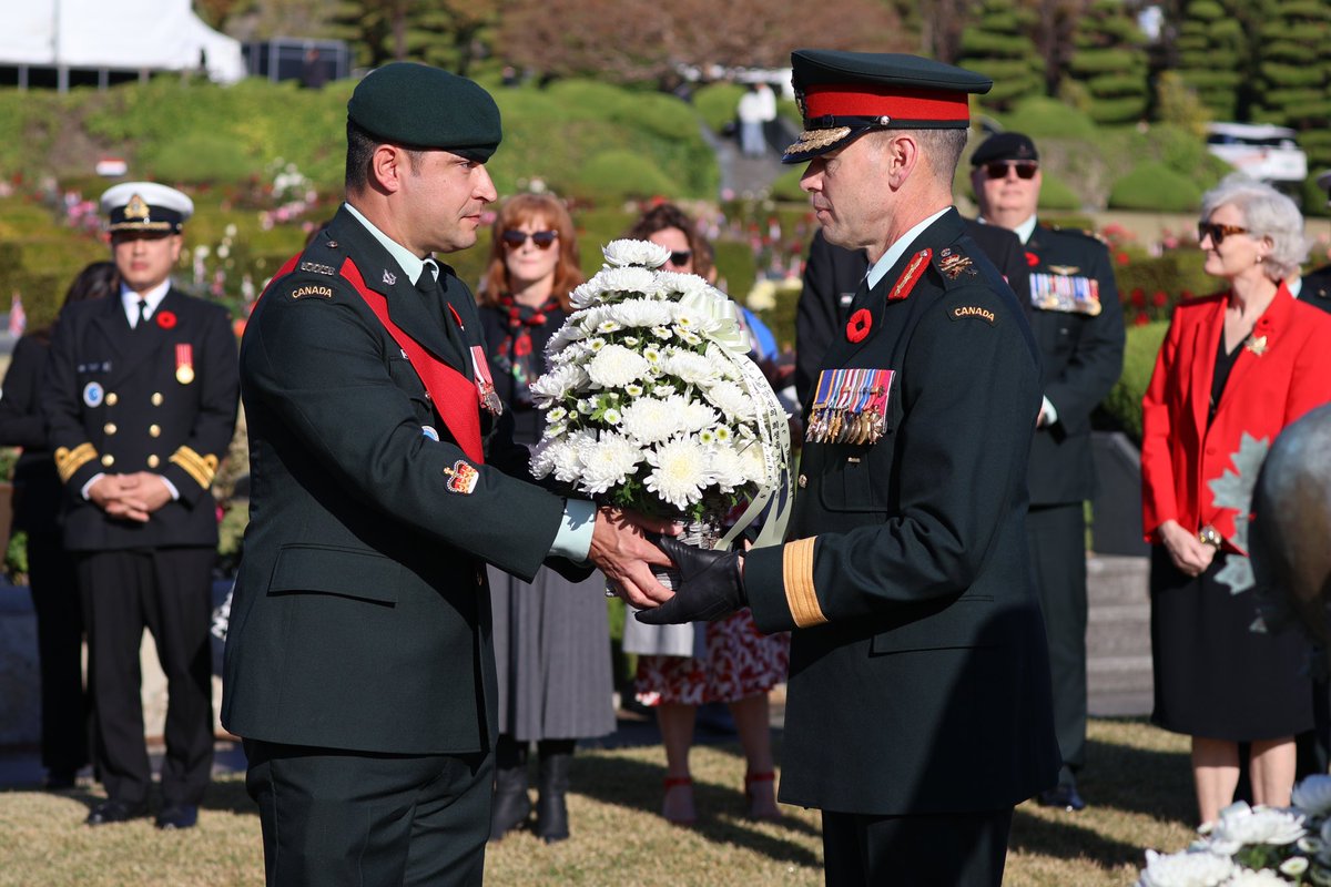 UN_Command_DCDR's tweet image. Proud to participate in today’s #RemembranceDay ceremony at the Canadian Memorial site in the UN Memorial Cemetery in Korea, joined by many of our dedicated Canadian service members. #LestWeForget