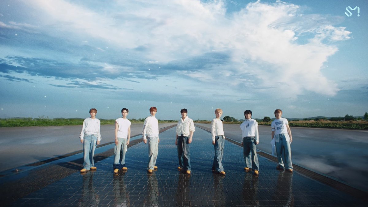 Karinayoox's tweet image. ㅤ
Huge congratulations to NCT Dream on their “When I'm With You” comeback album! This release is a beautiful journey, and we’re beyond excited. Here’s to a new era of incredible music, unforgettable moments, and boundless success.
ㅤ