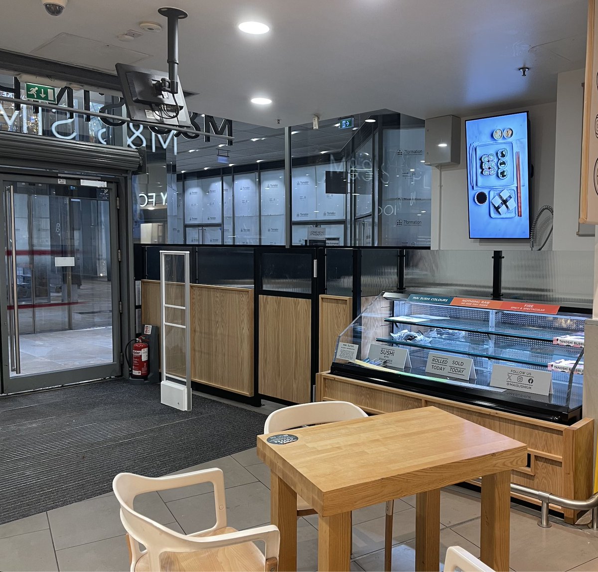 TwentyFiveLtd's tweet photo. A new week and a new sushi bar! 🍣 This time at @marksandspencer One New Change, London for Mai Sushi!

Big well done to our dedicated joinery and site teams during this exciting rollout.

https://t.co/mVu0gyOtpE
01904 599925

#Joinery #Construction #Fitout #Retail #Sushi https://t.co/s7ayHR7kD6