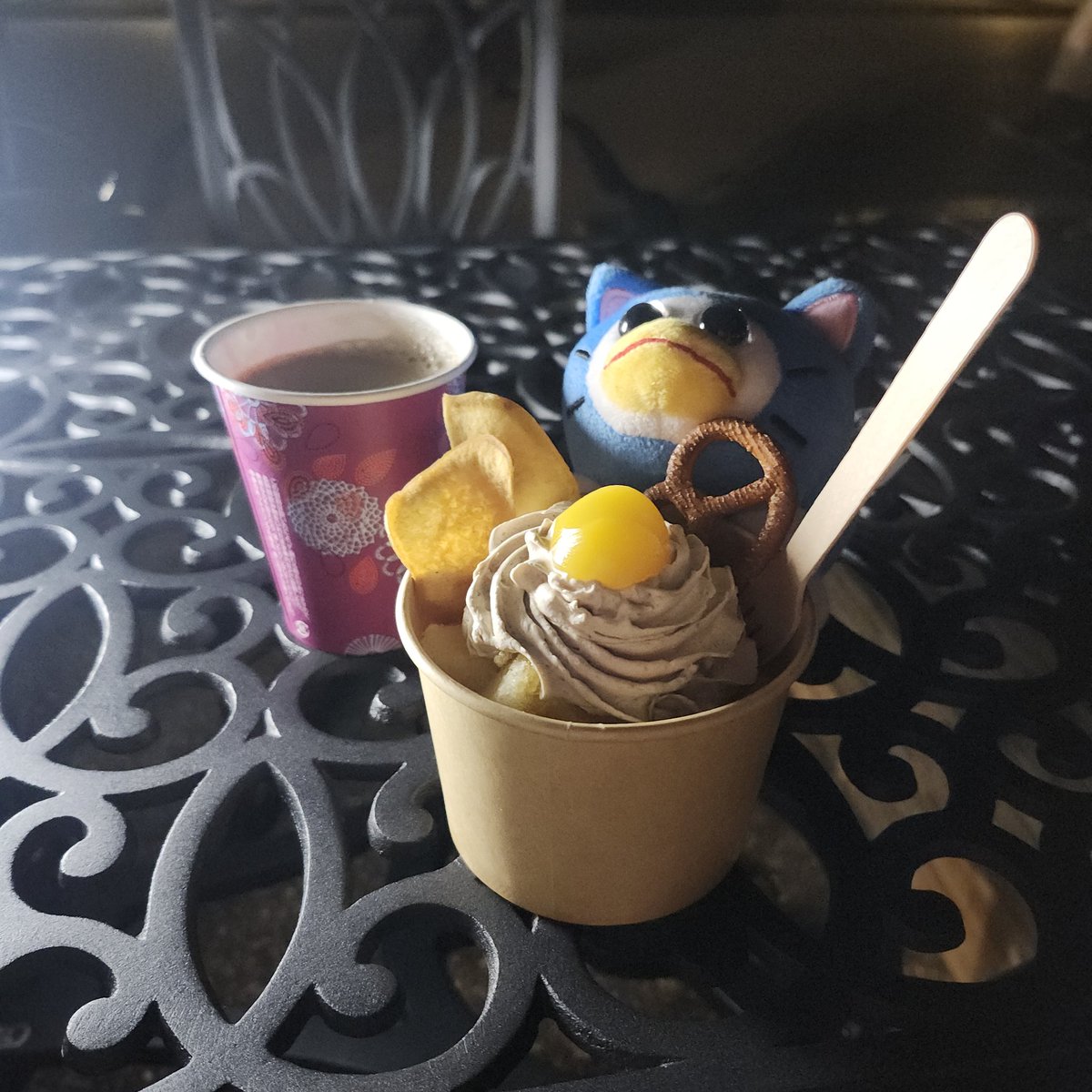 MushMeaty's tweet photo. 🌰 🍰 ☕ 

#peepy #itemlabel https://t.co/uOAyJLyP4I