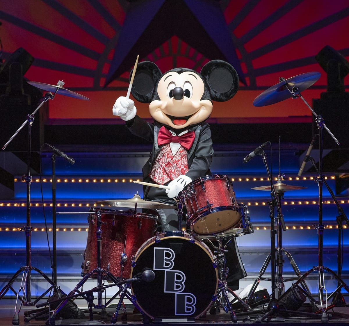 DtimesDeparture's tweet photo. 東京ディズニーシー「ビッグバンドビート〜ア・スペシャルトリート〜」
2025年9月30日をもって公演終了となることが発表されました
なお、新しいエンターテイメントプログラムについては決定次第発表されます
https://t.co/FTFy82wEHk https://t.co/60az7zqElA