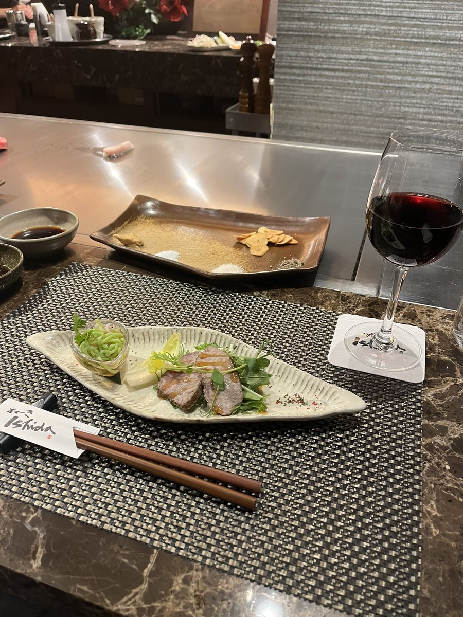 ebina336s's tweet photo. 今日で付き合って1年！お祝いにいいお店でご飯食べてきた  振り返ってここ数年でないくらい濃い1年だったな～ いつもありがとう⸜🌷︎⸝‍ https://t.co/F0GT7Guj1V