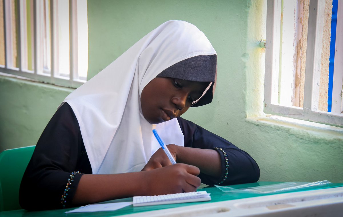 DESTINEDSTARS1's tweet photo. Words are powerful tools for self-discovery. Huge thanks to @manuel_sanni for inspiring our students to find their voice through creative writing. 

📷 Raj Photography
#BoostingSelfEsteem #expressyourself #artandinnovation #destinedstarsinitiative #sdg4 #sdg5 #sdg8 #sdg9 https://t.co/hfMeq0aczR