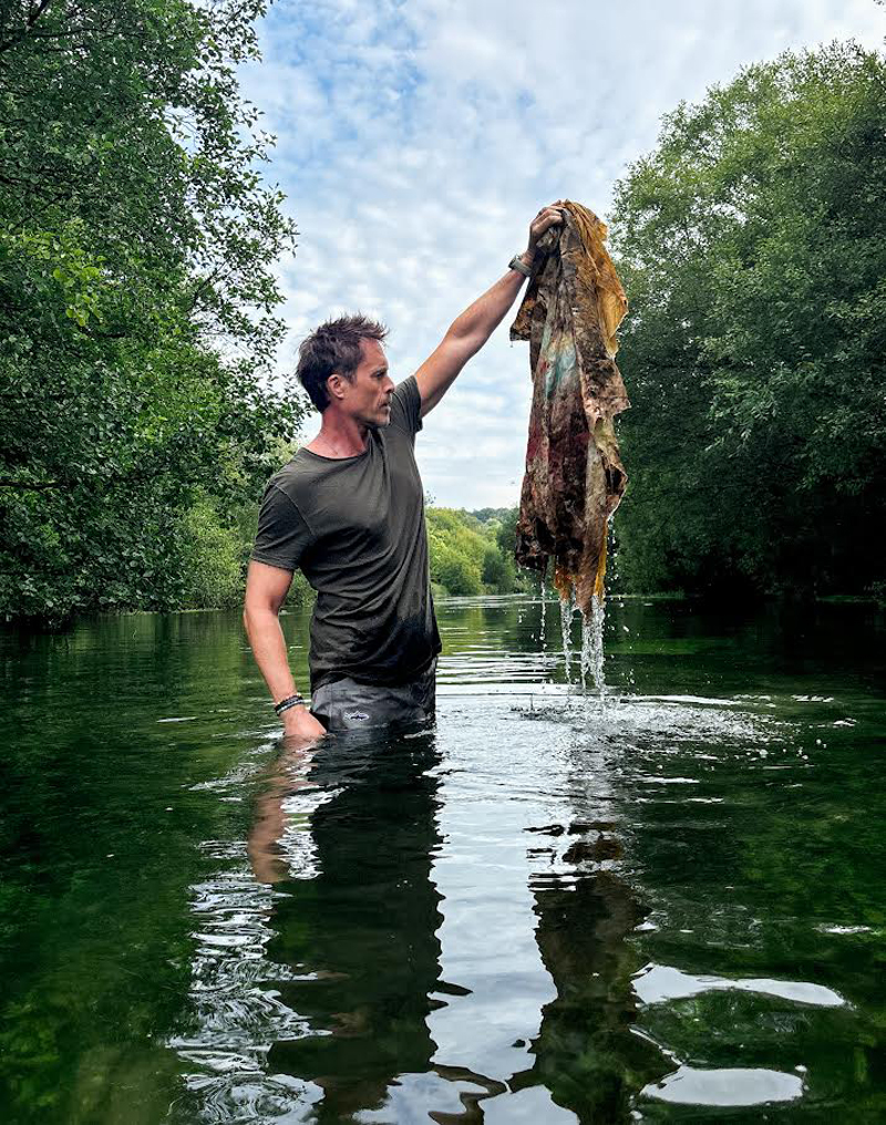 In this week’s podcast, actor <a href="/TheJimMurray/">Jim Murray MBE</a>  talks about how he turned to art to help him through grief, and how he has combined his passions for art and fly fishing with a highly original concept. Intrigued? Listen here. consideringart.com/2024/11/11/con… #art #artpodcast