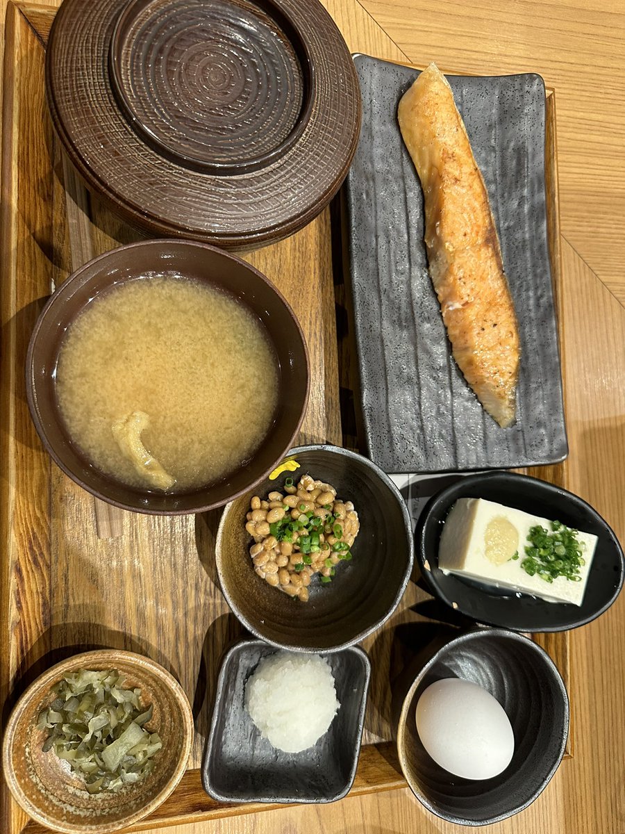 demon__store's tweet photo. 健康的な夜ご飯🍚😋
skull leanは食欲増進が物凄いので
マンチ太りにはガチで注意⚠️
僕もマンチで3㌔太った…(T . T)
《公式サイト》https://t.co/gdCwg8DFqy
#CNP #CNP70% https://t.co/lqsvStqH1I