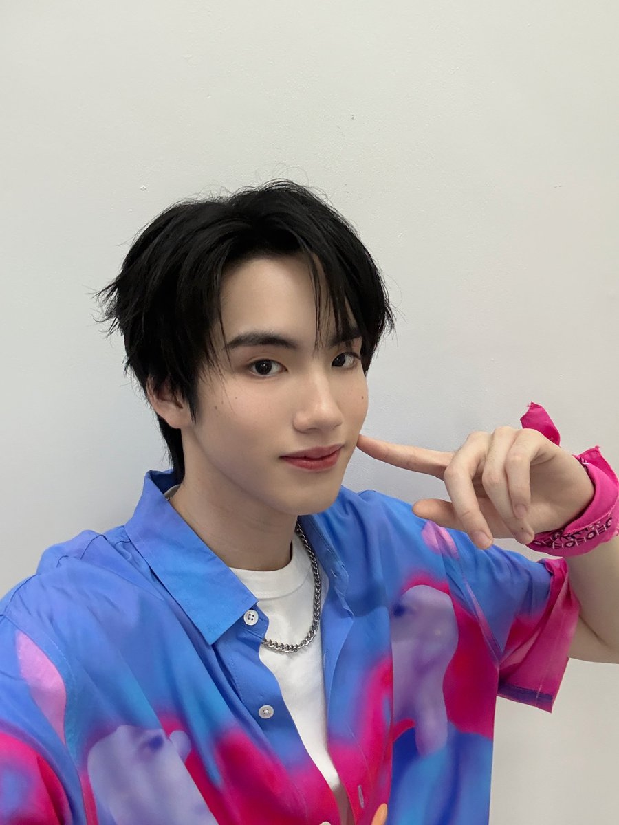 phutatchai tweet media