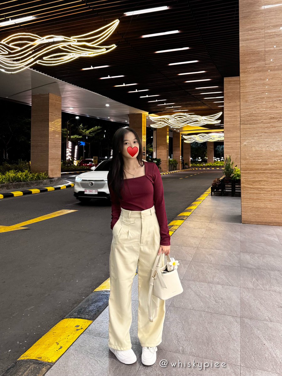 whiskypiee's tweet photo. Things I don’t regret buying :  

loose pants bahannya adem, ga gampang kusut &amp; harganya UNDER 100K🫵🏻😭

ada size untuk cewe mini juga, karna aku 150cm🤏🏼 https://t.co/ckdijSqj24