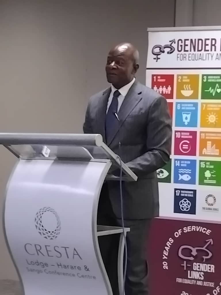 ChrisMusekiwa's tweet photo. @UcazOfficial @ARDCZW @GenderLinks Min of @MoLGPWZim Hon Daniel Garwe said that Ministry will evaluate how far LAs are having gender responsive progs. He said this at the SADC Summit. https://t.co/Un2KtmRdf7