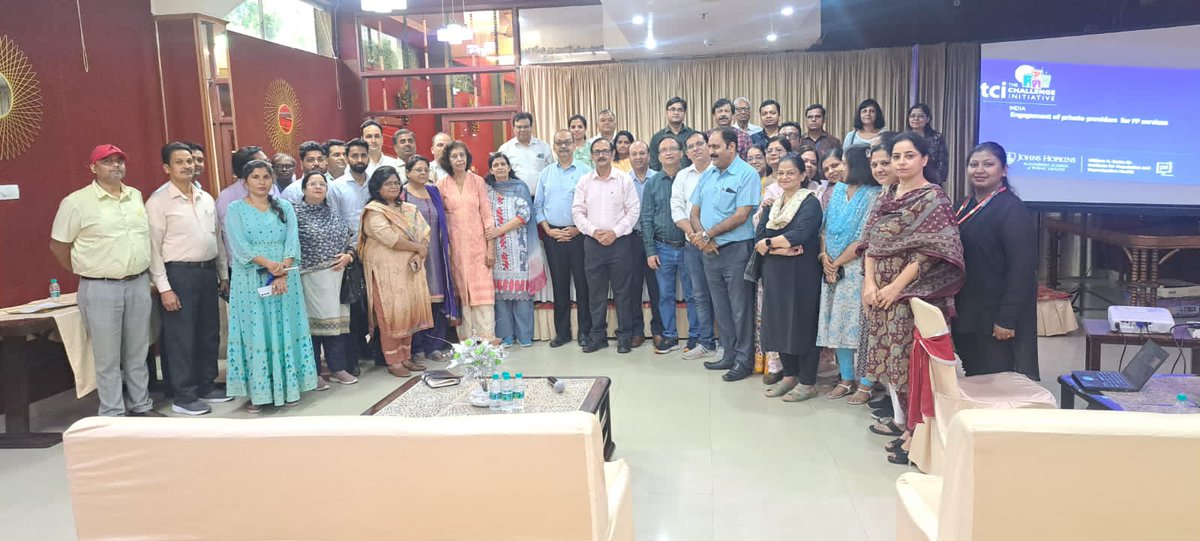 दिनांक 6 नवंबर को गाजियाबाद जिले में पीएसआई इंडिया संस्था के सहयोग से ओब्स गायनी सोसाइटी एवं स्वास्थ्य विभाग के नेतृत्व मे बैठक आयोजित की गई जिसमें निजी चिकित्सालयों द्वारा परिवार नियोजन कार्यक्रम में यथासंभव सहयोग प्रदान किए जाने पर चर्चा की गई