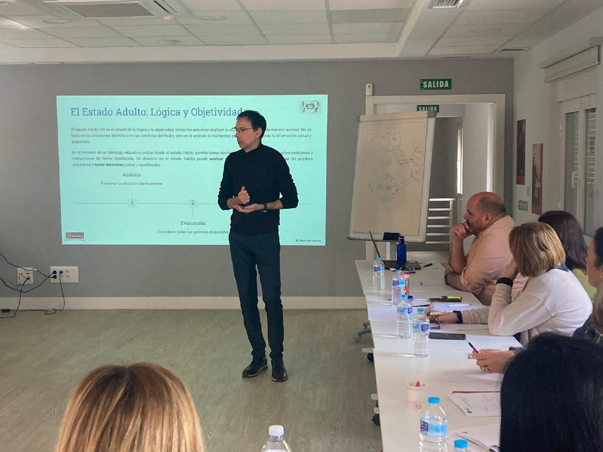 🔴Encuentro de Administradoras de los #colegiosFESB. Compartimos momentos de aprendizaje y crecimiento. Seguimos avanzando juntos, formando el futuro con dedicación y compromiso. 
#SomosFESB #soytodooídos