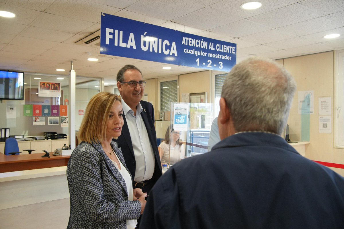 Visitamos las instalaciones de ITV en El Rosario 🚙

El viceconsejero de Industria, Comercio y Consumo, <a href="/FelipeAfonso555/">Felipe Afonso El Jaber</a> , y la directora general de Industria, <a href="/AnaZurita7/">Ana Zurita</a>, valoraron el servicio de calidad que presta su personal en la industria de nuestra tierra.