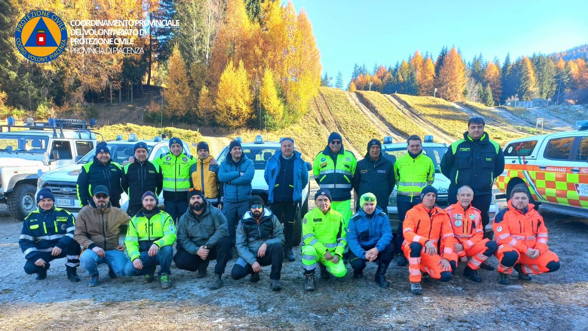 CVPCPiacenza's tweet photo. Si è concluso il 1° Corso Base #Fuoristrada #4x4 presso il 6° Reg. #Alpini di #Brunico del #esercitoitaliano 🇮🇹

Un ringraziamento a tutti gli istruttori per la loro dedizione e professionalità. Un momento formativo di alto livello.

#protezionecivile #piacenza #formazione https://t.co/QQ00UknyTT