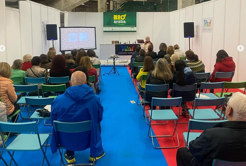 Biocantabria's tweet photo. Eskerrik asko!

#MashMedia, organizadora de #BioAraba en #Vitoria-#Gasteiz, da las #Gracias a todas las personas que han visitado @BioArabaFeria: expositores, entidades...

#MilGracias a quienes trabajan por la #alimentación #ecológica, #sostenibilidad...

https://t.co/mP2Dfepy7T https://t.co/KVAlmxuyzn