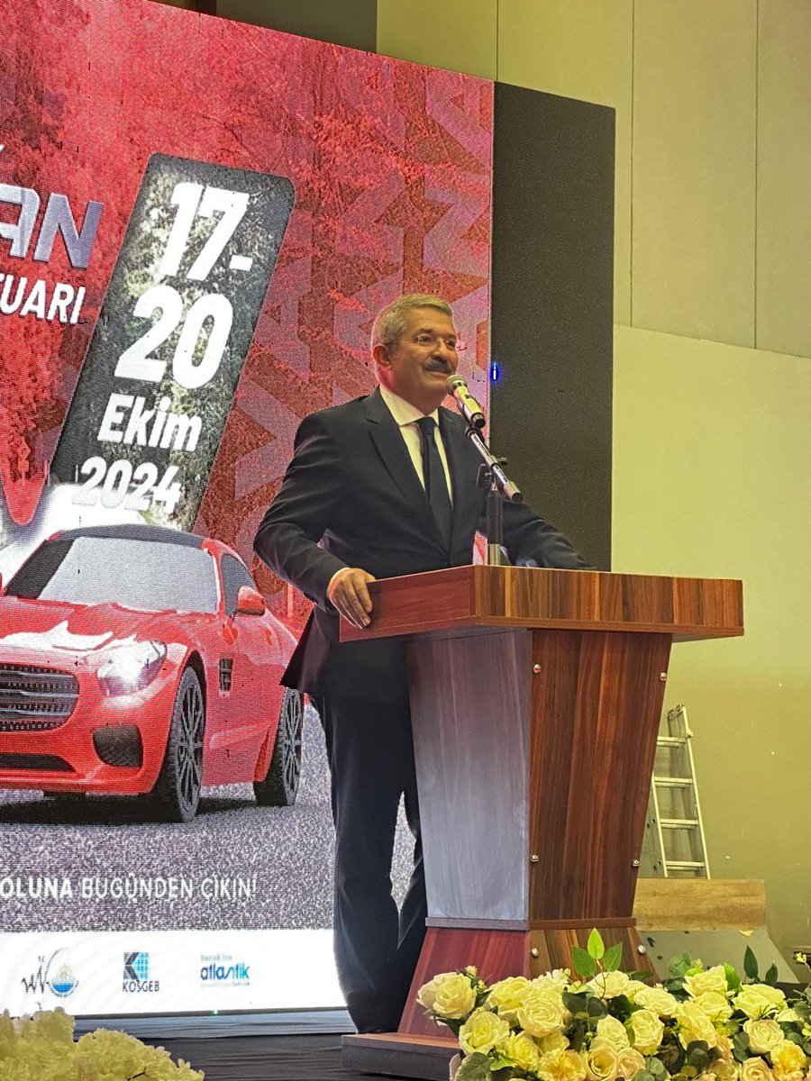 yildizdanyal's tweet photo. İnovasyon ve ar-genin en hızlı hayata geçirildiği sektör olan Otomotiv, kuşkusuz bütçesi, pazarı, etkileşimi ve oluşturduğu teknoloji gündemi ile dünyanın en etkin sektörü olarak hayatımızda yer almaya devam ediyor.

Uluslararası, ulusal veya yerel fark etmeksizin her alanda dikkatleri üstüne çeken otomobil ve otomotiv sektörüne, geçtiğimiz ay Van ilimiz ve Fuarın Organizasyonunda paydaş olarak Van Ticaret ve Sanayi Odamız, bölgenin en önemli fuarlarından biri olan “AutoVan” Otomotiv Fuarı’na ev sahipliği yaptı.

Hem Jautis, AutoClub ve Krytex Markalarımızı
hem TOBFED federasyonumuzu hem de Van TSO Otomotiv Grubumuz adına temsilen katılım sağladığım fuarımızda çok önemli kazanımlar elde ettik.

Yaklaşık 40.000 kişilik ziyaretçi rekoru ile önemini ortaya koyan fuarımızda, çok kıymetli konukları ağırlamak suretiyle hem önemli etkinlikler gerçekleştirdik hem de bir sonraki fuarın içeriği için taslak görüşmeler sağladık.

Vizyonu ve yeniliğe açık profili, gençlere olan destek ve mentörlüğü ile  VAN TSO @vantsokurumsal  Yönetim Kurulu Başkanımız Sn. @NecdetTakva  bu fuarın oluşması, yasal izinlerin alınması, fuar takvimine alınması, tanıtım ve medya desteği  konusunda  çok değerli katkılar sundu ve bu fuarın düzenlenmesi konusunda öncü rol aldı.

Fuarın açılışında yer alan TOBFED @tobfedorg  Başkanımız Sn. @bakirtasserkan  , Otomotivin hayatımızdaki yerini ve önemini konu alan konuşmaları, sektörün ihtiyaç duyduğu istihdam sorununu ve buna çözüm önerilerini dile getirmeleri, bir takım ziyaretler ve Van TSO ile ortak düzenlenecek olan TOBFED Akademi işbirliği protokolünün de lansmanın yapılması gibi çok kıymetli katkılar sundular.TOBFED Genel Sekreterimiz Sn. @HaleKuyucu   da tüm zerafeti ve bilgi birikimleri ile ziyaretler boyunca çok değerki katkılar sundular.

AutoClub (@AutoClubTR ) GM Sn. @turgutyuksekdag , fuarın açılışının yanı sıra işbirliği yaptığımız AutoClub Van istasyonu olan @jautiscar  mağazasının açılışını yapması,Kafa Radyo’da yer alan “Otomobil Adamlar” radyo programında fuara geniş yer ayırması, katılımcılar ile yüzyüze tanışma fırsatı sunması ve etkinlikte yer alan Panel konuşmacısı olmasıyla AutoVan fuarına çok değerli katkılar sundular. 

@TEHAD_TR  Başkanı ve Otomotiv Gazetecisi Sn. @Berkan_Bayram  , Turgut Yüksekdağ ile beraber fuarda düzenlediğimiz Panel’de günümüzün trend otomobil karşılaştırması olan “Geleneksel Otomobil ve Otomobilde Şimdinin Teknolojisi: Elektrik” başlığında Elektrikli ve Hibrit araçların günümüzde geldiği noktalara dikkat çekerek çok önemli katkı sundular.

Fuar boyunca programlara eşlik eden, Panel’de moderatörlük yapan ve ziyaretçiler ile yüzyüze tanışma fırsatı sunan Otomotiv Medyası’nın moda yüzü @pelinerbill  de fuarımıza çok değerli katkılar sundular.

@atlantikfuar  ’ın düzenlediği ve Van TSO olarak içerik paydaşı olduğumuz fuarımıza iştirak ederek değerli katkılar sunan tüm konuklara,katılımcı firmalara ve ziyaretçilere çok teşekkür ederiz.

#autovan
#otomobilfuarı
#tobfed
#vantso
#jautis
#autoclub
#tehad