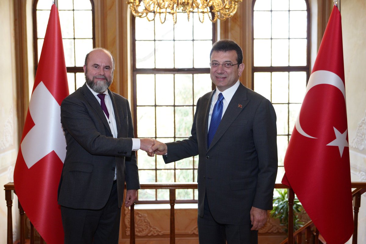 İsviçre’nin Ankara Büyükelçisi Sayın Guillaume Scheurer ve İstanbul Başkonsolosu Sayın Philippe Brandt, İstanbul Büyükşehir Belediye Başkanı Sayın Ekrem İmamoğlu ile bir araya geldi. 🇹🇷 ve 🇨🇭arasındaki dostane ilişkileri güçlendirme fırsatlarını değerlendirdi.
<a href="/imamoglu_int/">Ekrem İmamoğlu (International)</a>
