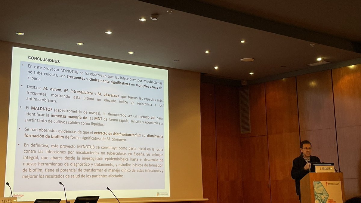 Fernando Alcaide de <a href="/hbellvitge/">Hospital Universitari Bellvitge | HUB</a> <a href="/SEIMC_/">SEIMC</a> presenta los resultados del proyecto MYNOTUB, un estudio clínico-epidemiológico sobre infecciones por micobacterias no tuberculosas. #TB24