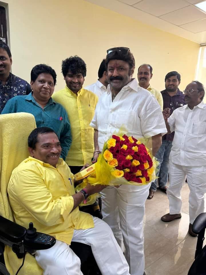 sukesh37's tweet photo. #APBudgetSession2024
#ApAssemblyBudget
#APAssembly
#NandamuriBalakrishna
Jai balayya... https://t.co/VgkNAZmrAO