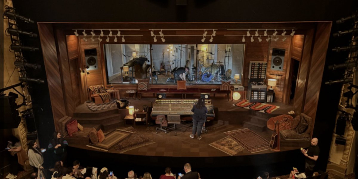 ric_lx's tweet photo. Loved Stereophonic @stereobway at the Golden Theatre on Broadway. Lighting by Jiyoun Chang on David Zinn's Tony award winning set. Surely ripe for a West End transfer @SFP_London ? Let me know if you need a local Associate LD! https://t.co/zIsO7j366v