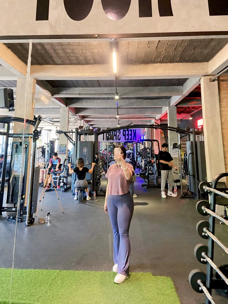umayessss's tweet photo. Yuhuuu #gym #gymbody #gymbaddie https://t.co/gVtreQSMzz