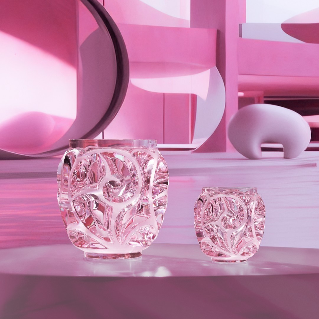 Since 1926, the Tourbillons vase, now graced with Rose Nebula, explores new realms of imagination.

#IconicsRoseNebula