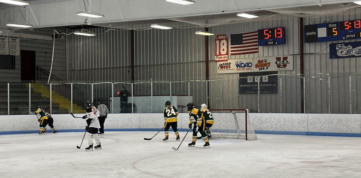 ejohnson314's tweet image. The GMU women’s ice hockey club 🏒 that I’m on played against IUP this morning. I achieved my goal from yesterday: for our team to score at least one point, which we did. We lost badly: 13 to 1, but we didn’t get 0, and that’s all that matters. #lowexpectations