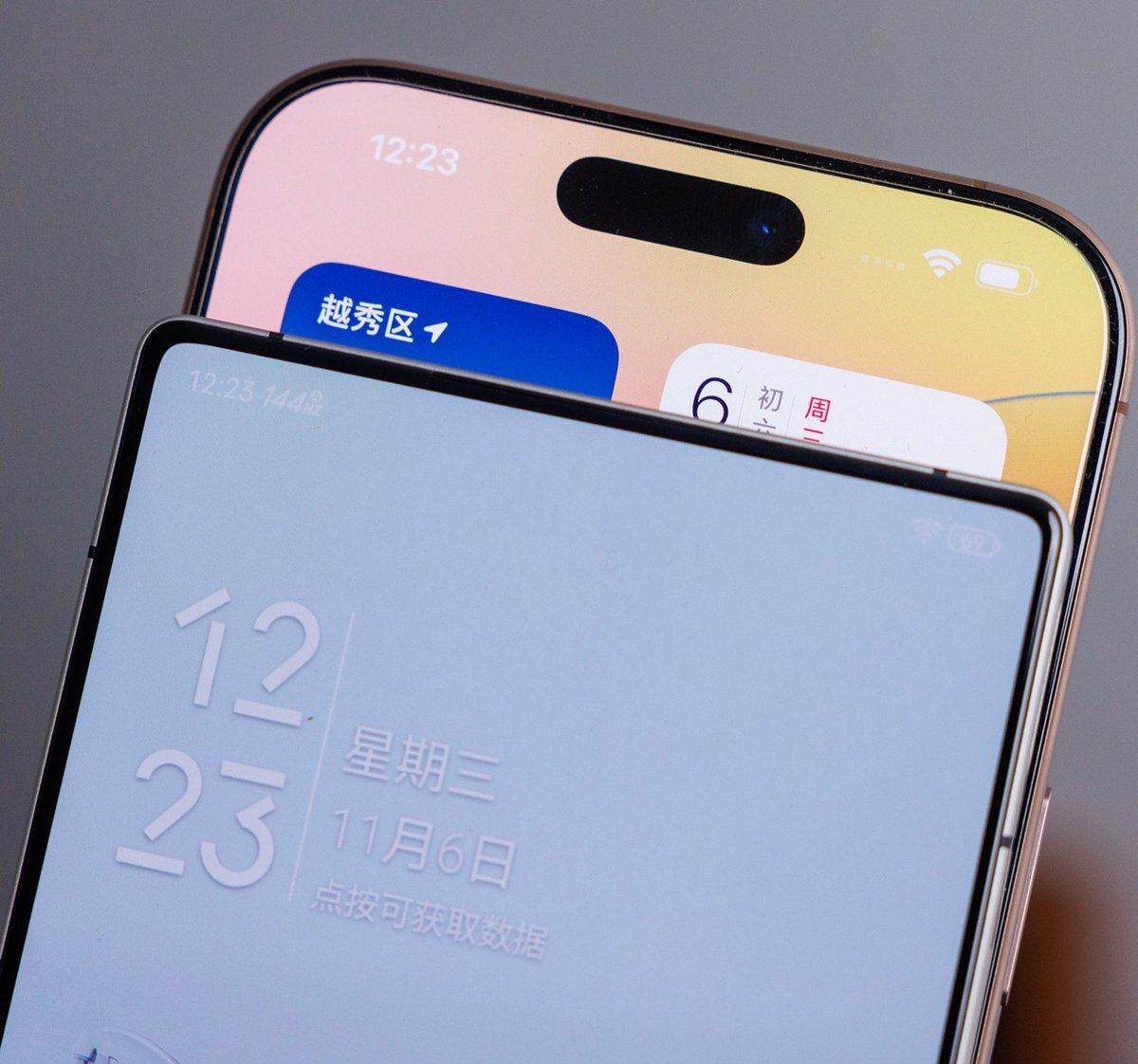 dhaveedsc3's tweet photo. iPhone vs Redmagic 10 Pro. Bezels Difference 💥
#iPhone16ProMax #RedMagic10Ultra #RedMagic10Pro https://t.co/VAJ63qKlew