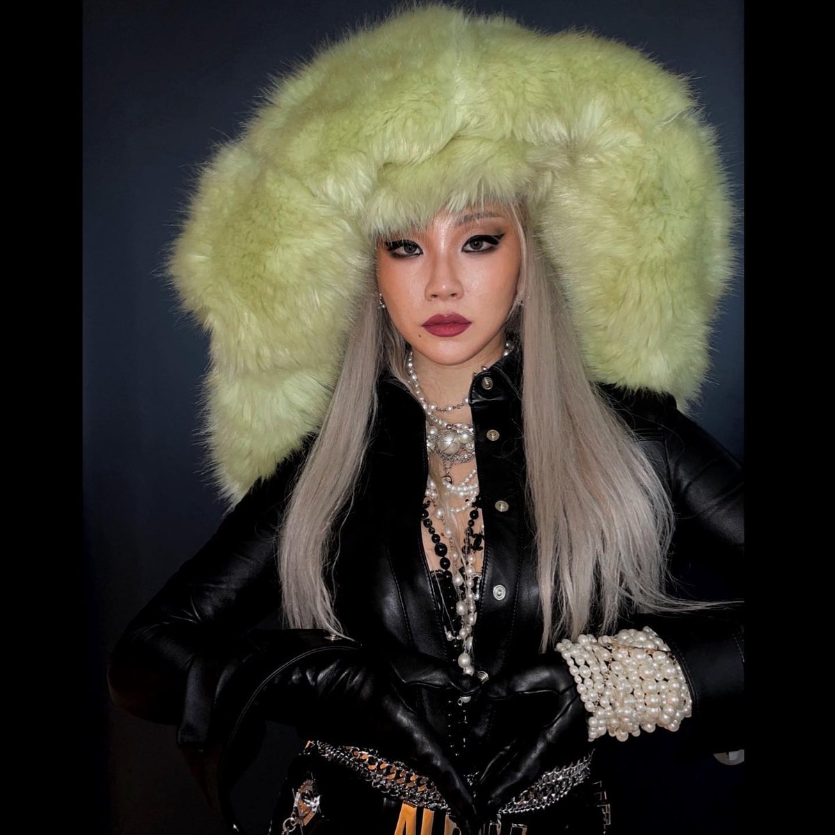 verycherry26291's tweet photo. When you grew up, you realized that when you was little, you was carried by a queen. 🍒👑#CL #myqueencl #leechaerincl
#CHAELINCL #CL #myqueencl
#verycherry #girlcl #이채린 #씨엘
#tiktok #rappercl #kpop #Solo
#verycherry26291 #mygirl #fyp #leechaerincl #2NE1 https://t.co/HfFnQoiZff