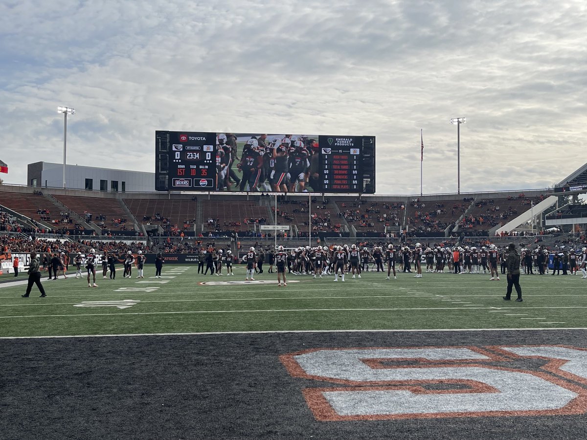 Will Lynch (@willlynch55) on Twitter photo Had a great time in Corvallis this weekend!! <a href="/BeaverFootball/">Oregon State Football</a> @Coach_JTGreenO <a href="/JRMoala/">Coach JR Moala</a> Had a great time in Corvallis this weekend!! <a href="/BeaverFootball/">Oregon State Football</a> @Coach_JTGreenO <a href="/JRMoala/">Coach JR Moala</a>