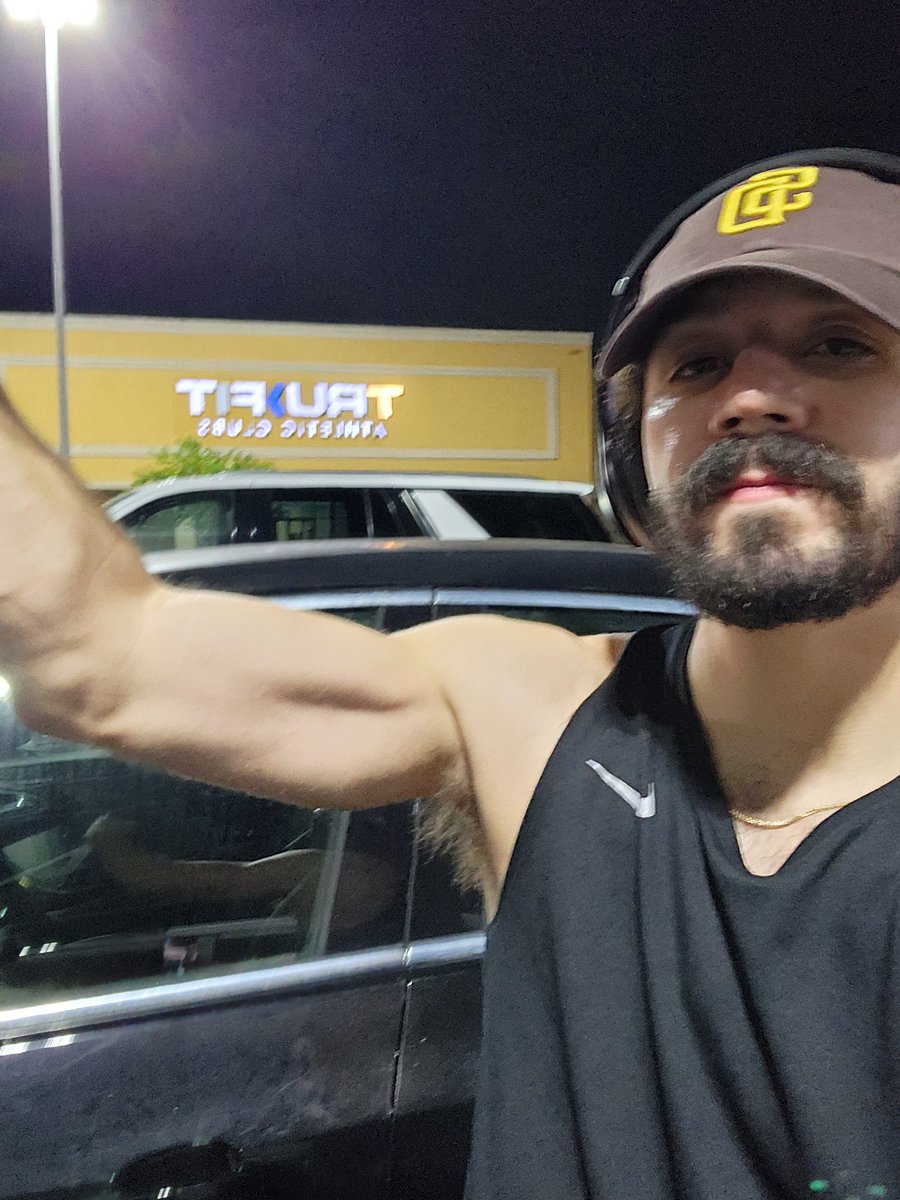 Grilling Chris 🍳 tweet media