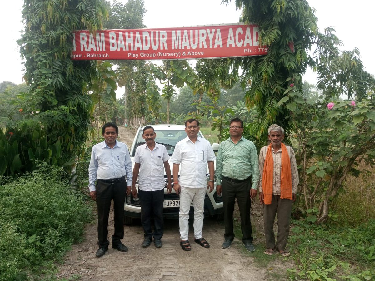 RajkumarNYP's tweet photo. कल बहराइच में में जिला ईकाई के गठन और तराई के चारों जिलों में पार्टी का काम खड़ा करने हेतु श्री अभय मौर्य जी के विद्यालय में बैठक के लिए पहुंचना हुआ, साथ में डॉ देवेंद्र श्रीवास्तव डॉ दिनेश चौहान दीपक मौर्य, श्री अभय मौर्य जी के साथ कई लोग उपस्थित रहे।
@RajnishJhaNYP https://t.co/l4fyPuQJrz