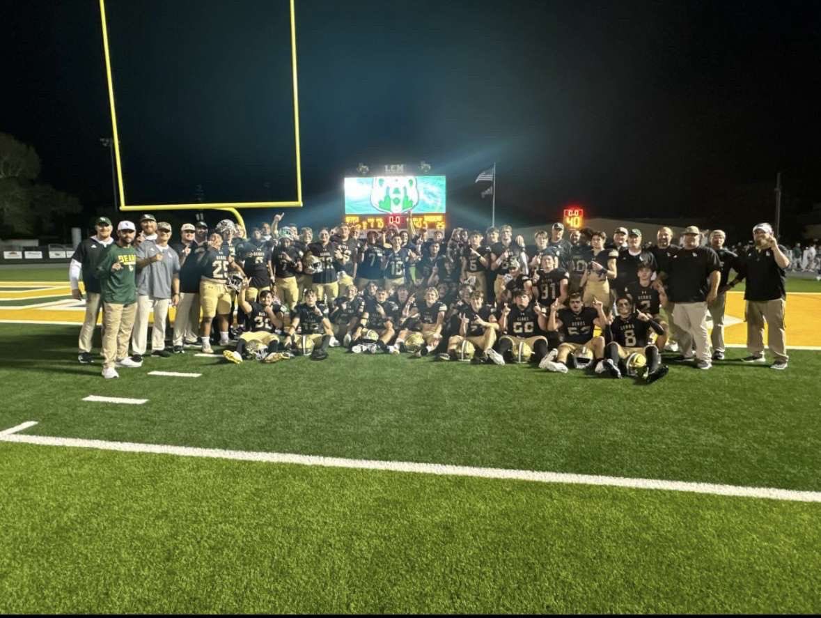 Undefeated district champs!🏈