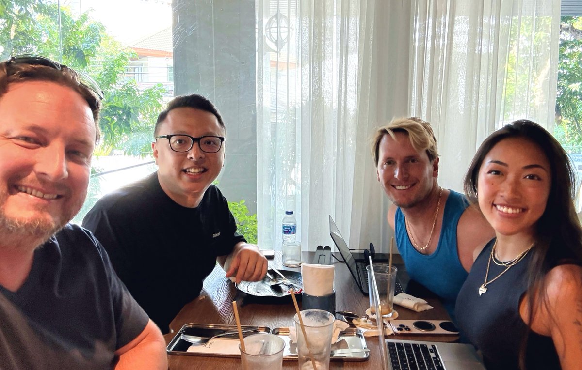 DFK is in Bangkok for DevCon! 🇹🇭
Just had a great brunch with Hope_Thankful, a guild member of Mythic Squad 💜

We'll be at partner events like Kaia, Avalanche, and Metis this week. Stay tuned for more exciting announcements!