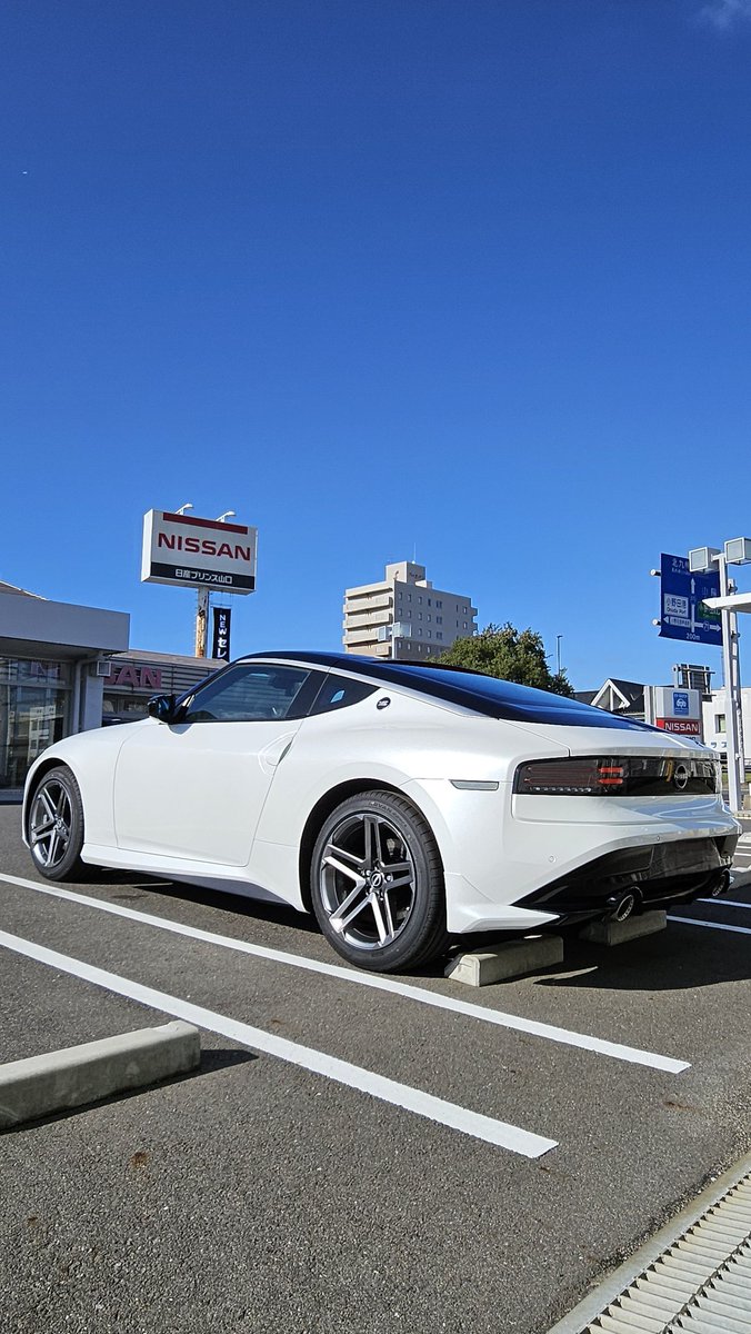________nee's tweet photo. ナンバーも無事付きまして新型フェアレディZ納車されました！！！！これから山口→関東のお家まで長距離ドライブじゃああああ
#RZ34 https://t.co/iHfomRA4cr