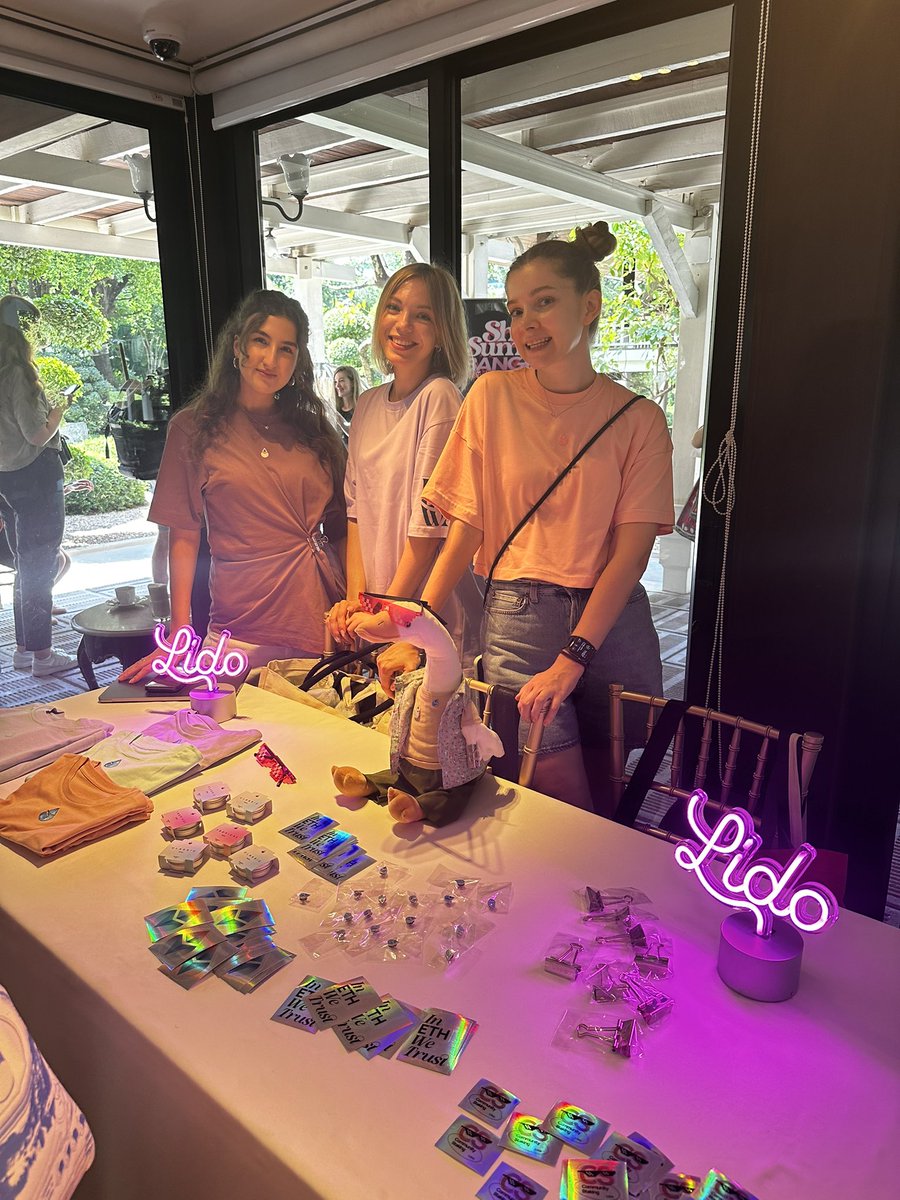 rociorsaa's tweet photo. Kicking off @EFDevcon week with @shefiorg 💕💕 https://t.co/l5dKntZDld