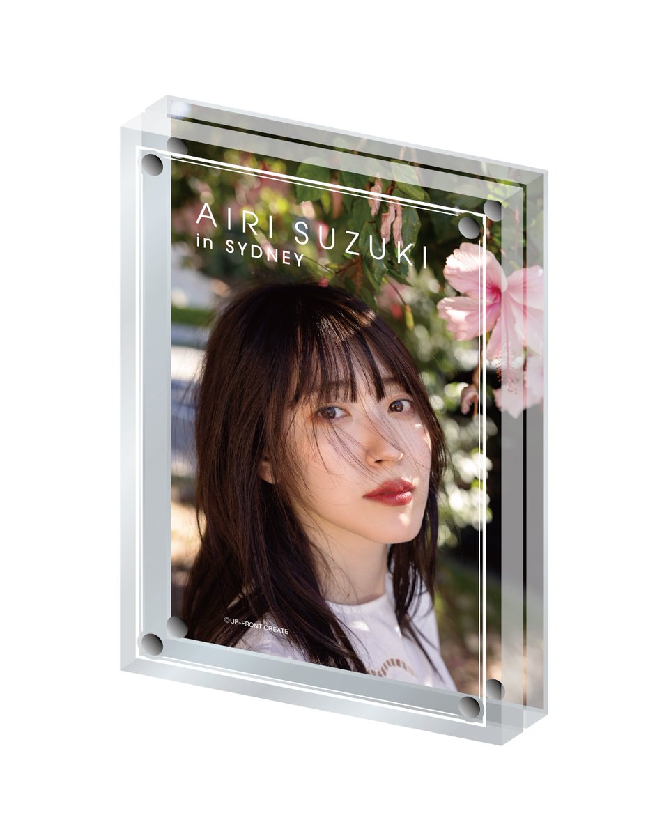 morecosofficial's tweet photo. 「鈴木愛理 1月始まり2025カレンダー」&「記念商品」絶賛ご予約受付中✨
受注生産のマグネットアクリルブロックはmorecos+限定です!お見逃しなく👀
https://t.co/SP9UEnfuhX
#鈴木愛理 #morecos #HMV https://t.co/zUwpqeaLXo