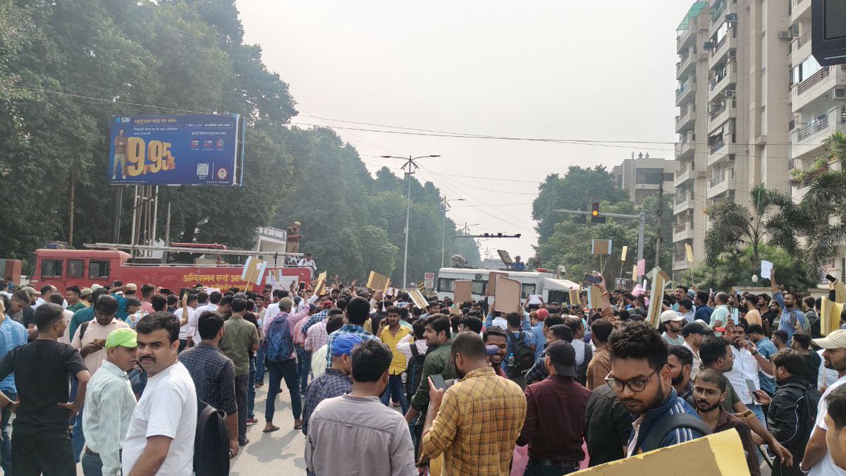 Yuwa_Power's tweet image. आग़ाज़-ए-इंक़लाब 🔥🔥🔥

#UPPSC_ROARO_ONESHIFT 
#UPPSC_No_Normalization 
#uppsc_oneshift_onedayexam