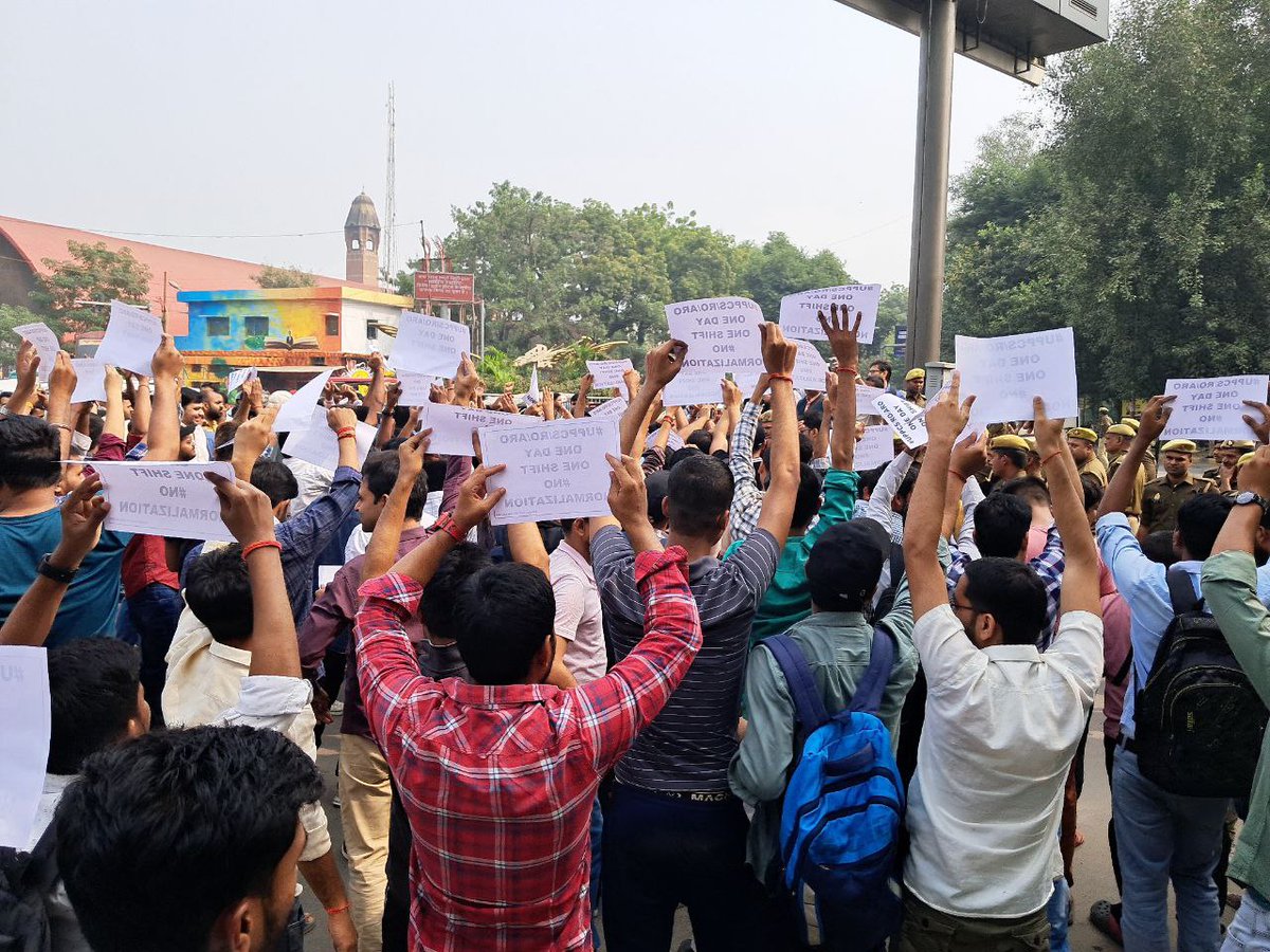 Yuwa_Power's tweet image. आग़ाज़-ए-इंक़लाब 🔥🔥🔥

#UPPSC_ROARO_ONESHIFT 
#UPPSC_No_Normalization 
#uppsc_oneshift_onedayexam