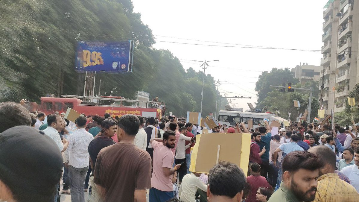 Yuwa_Power's tweet image. आग़ाज़-ए-इंक़लाब 🔥🔥🔥

#UPPSC_ROARO_ONESHIFT 
#UPPSC_No_Normalization 
#uppsc_oneshift_onedayexam